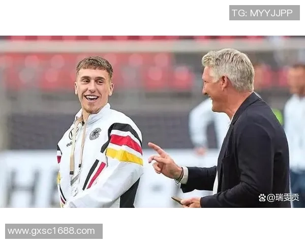 德国足球队当家球星引领新时代足球风潮备受瞩目